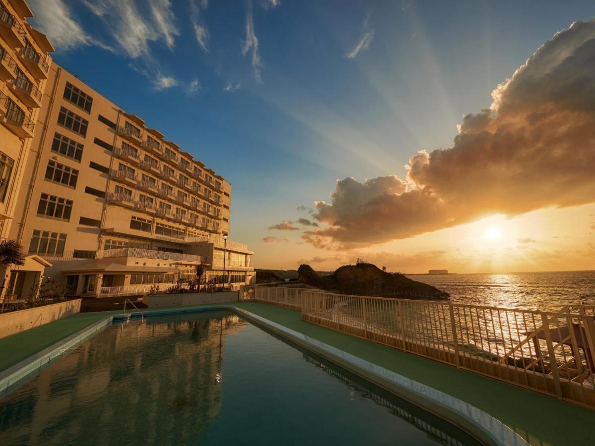 Hotel Miyuki Beach Onna Exteriör bild