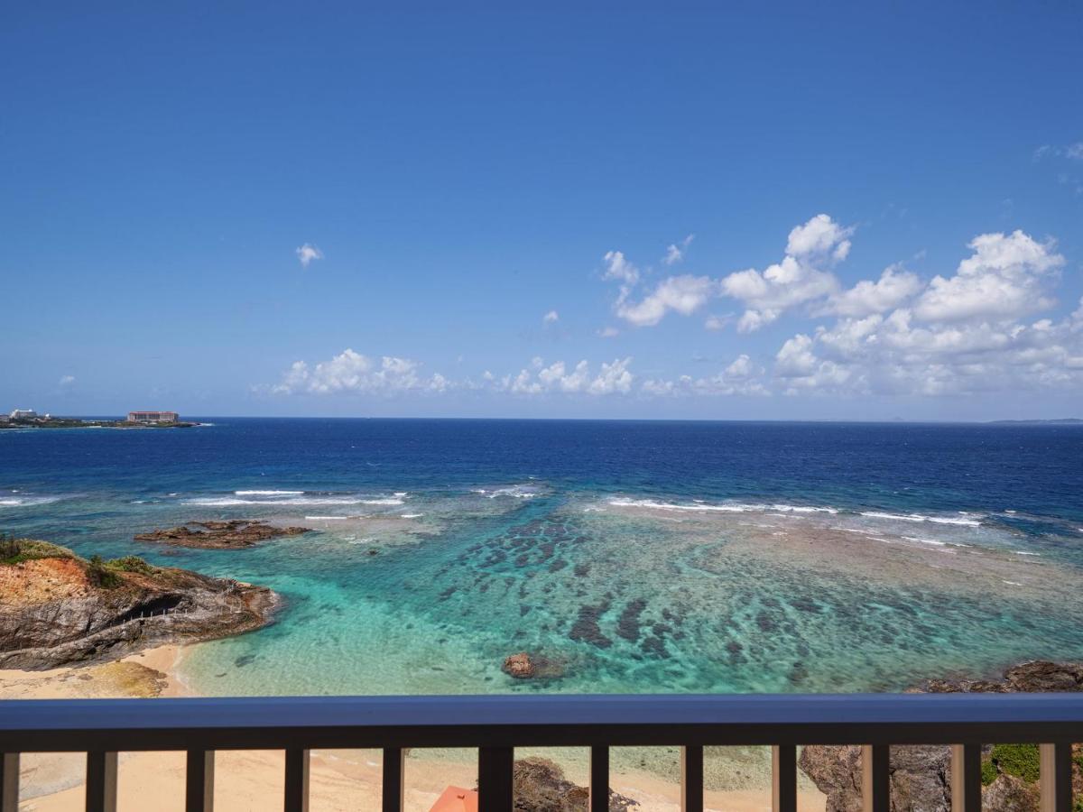 Hotel Miyuki Beach Onna Exteriör bild