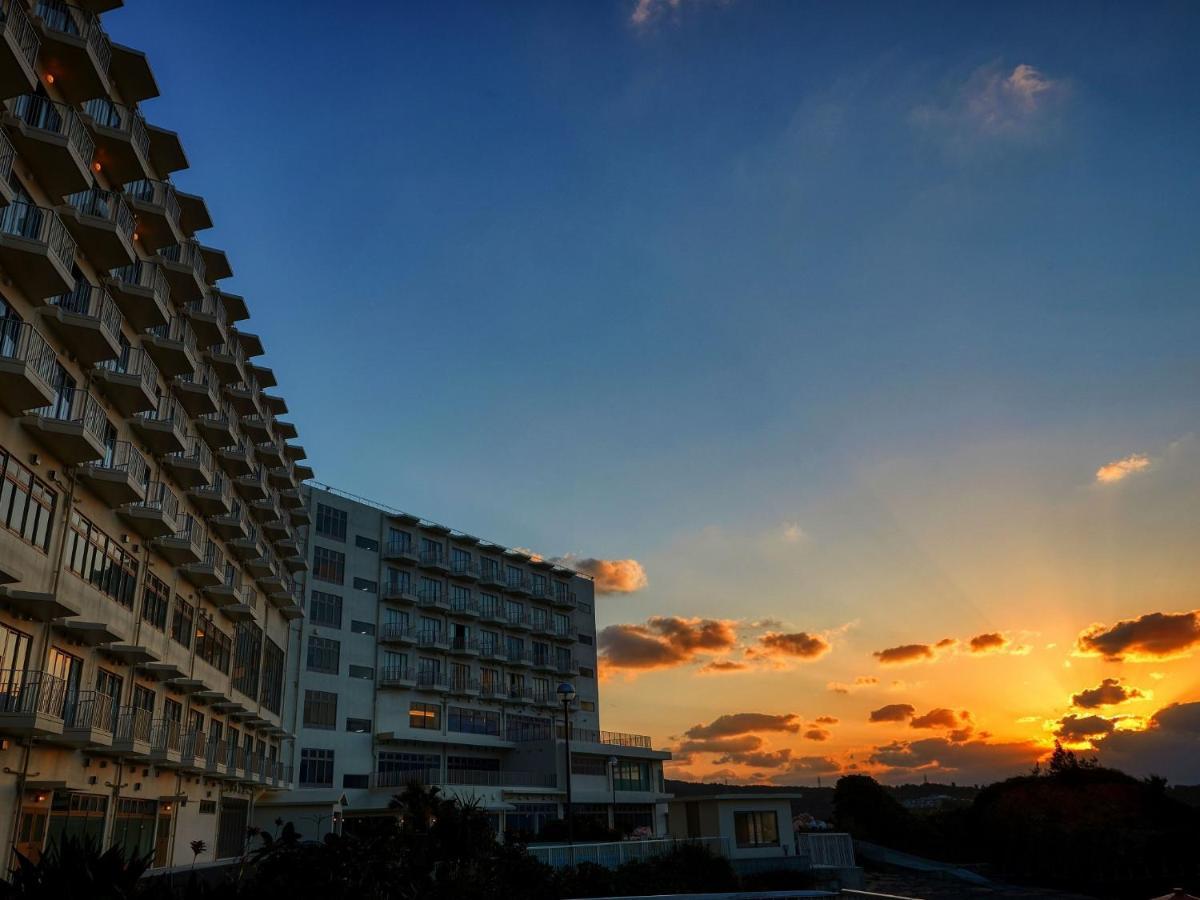 Hotel Miyuki Beach Onna Exteriör bild